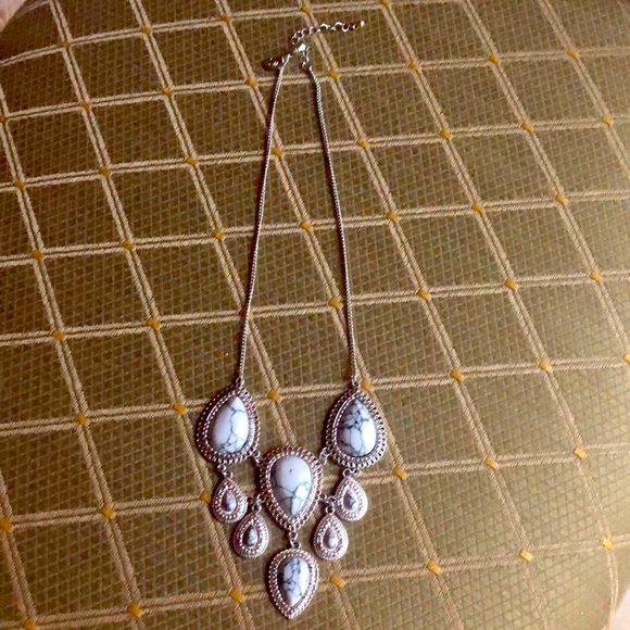 Faux Marble-Look Necklace - Picture 2 of 5